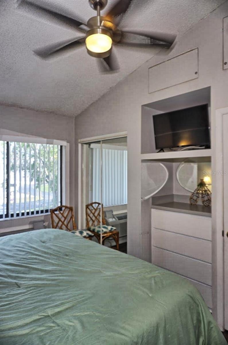 W7874761 Property Photo