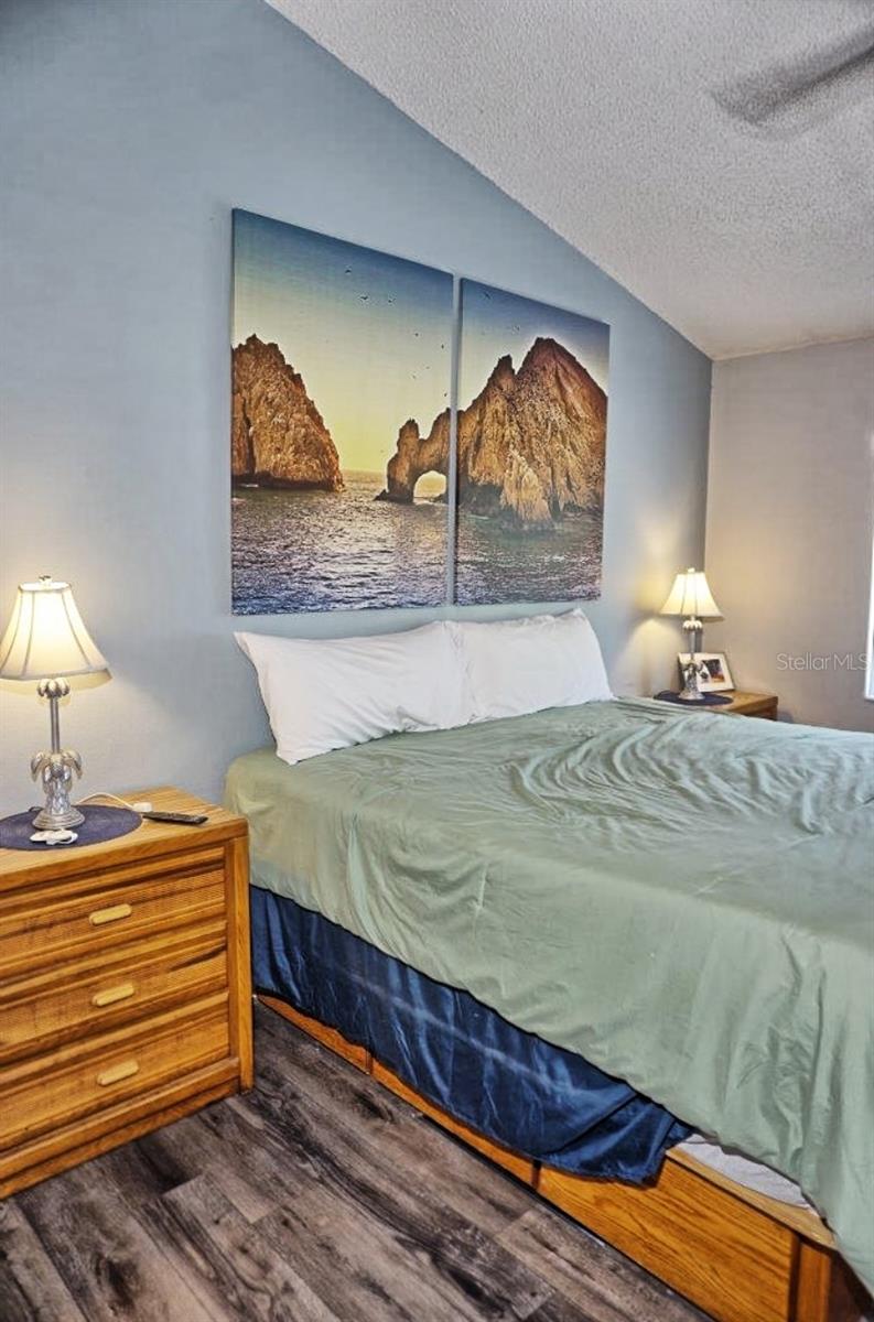 W7874761 Property Photo