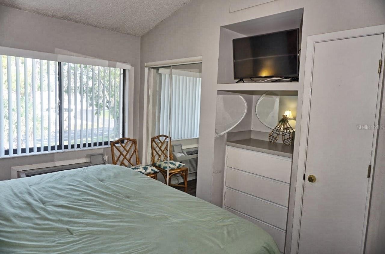 W7874761 Property Photo