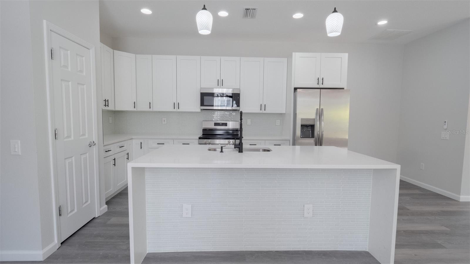 13722 CREST LAKE DR, HUDSON, FL, 34669