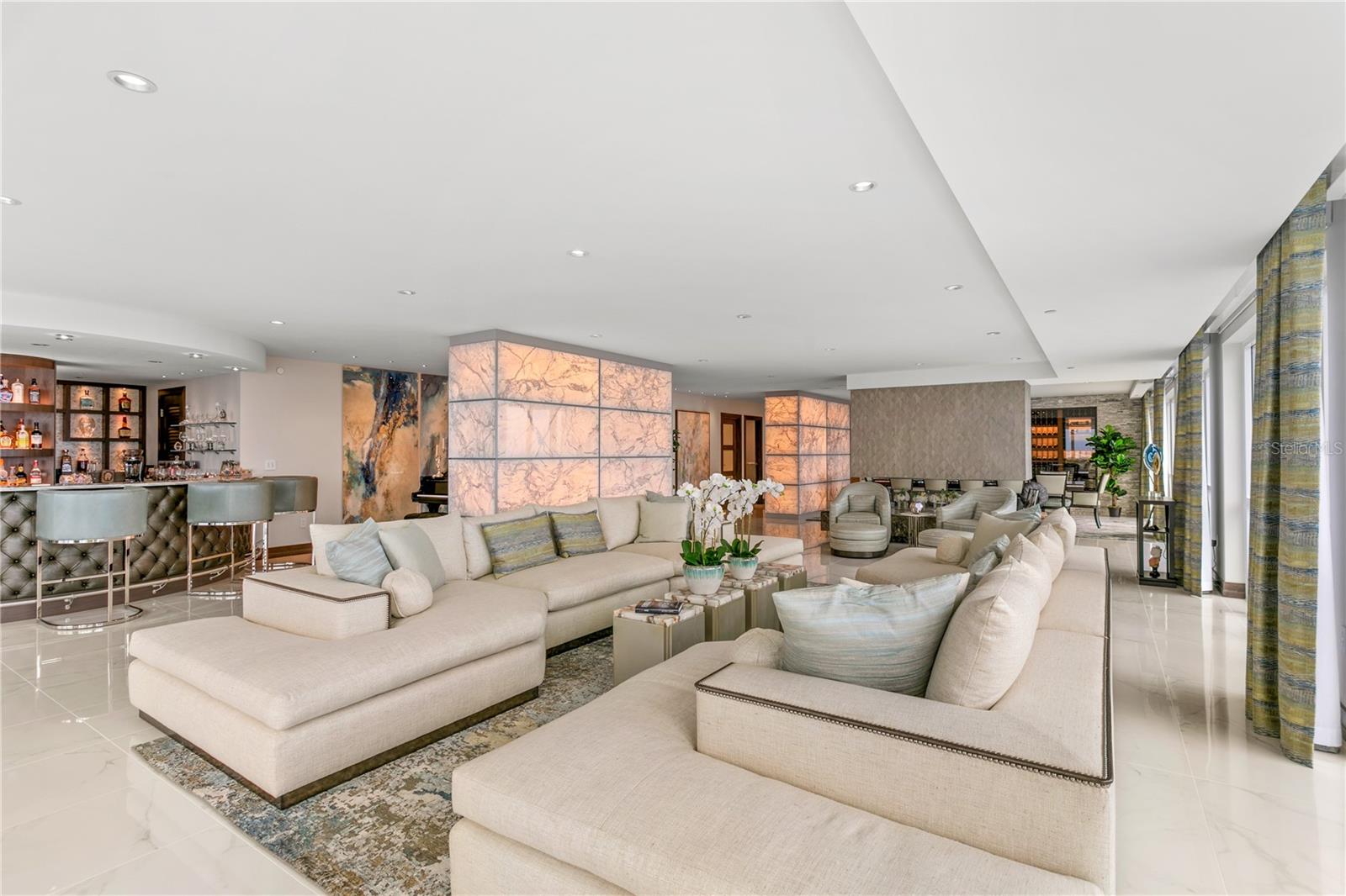 TB8376640 Property Photo