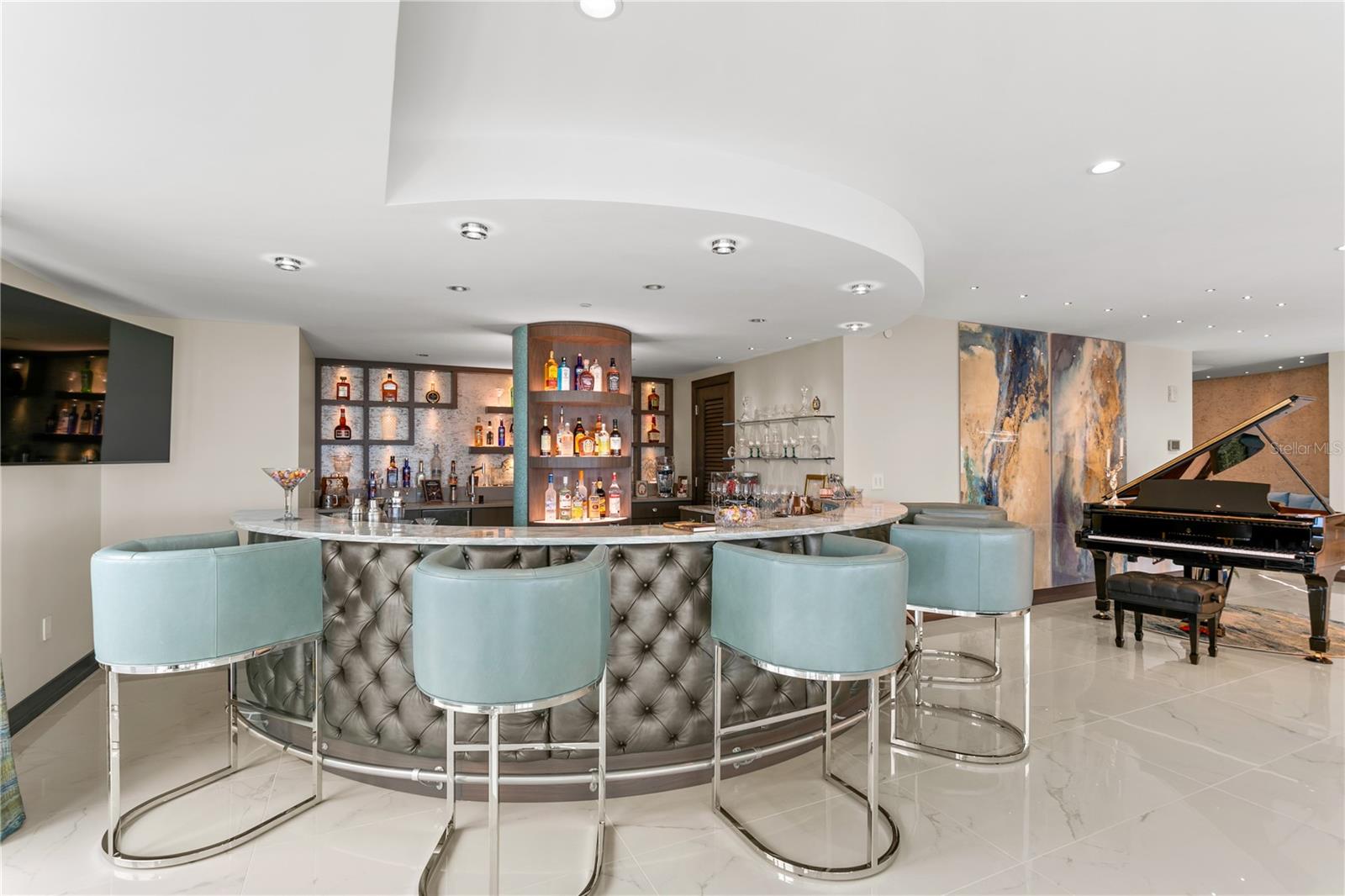 TB8376640 Property Photo