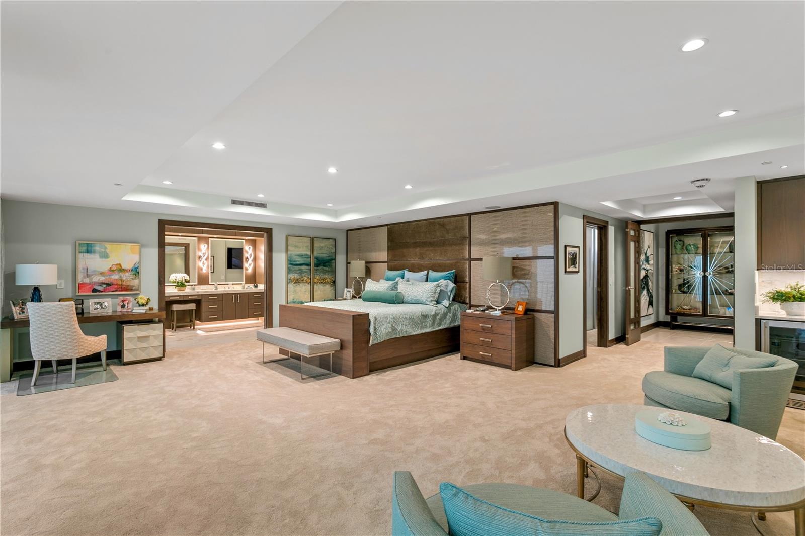 TB8376640 Property Photo