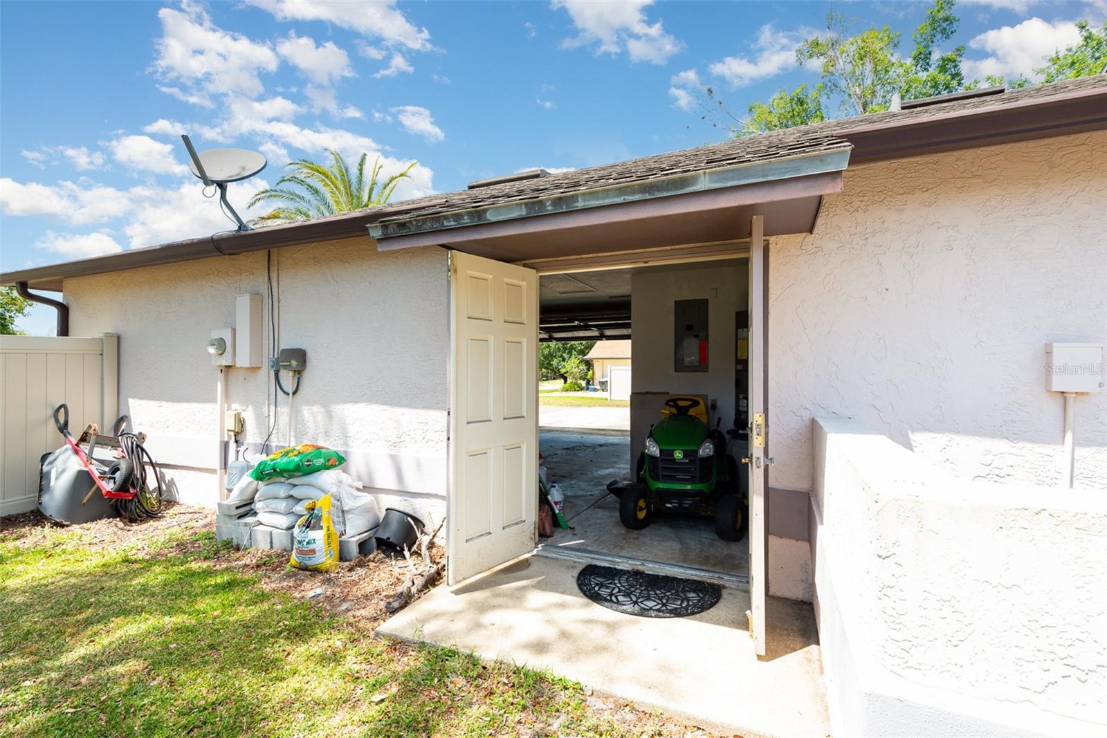 411 GLEN ABBEY LN, DEBARY, FL, 32713