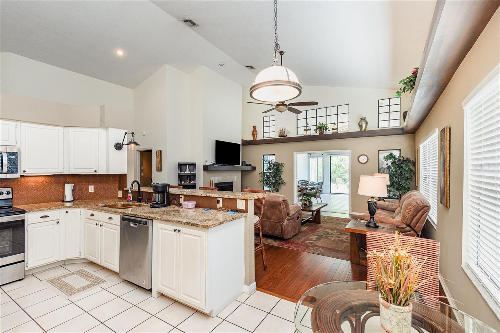 411 GLEN ABBEY LN, DEBARY, FL, 32713