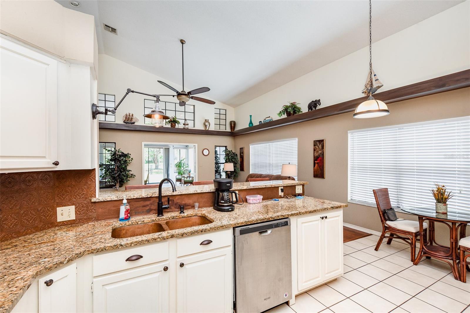 411 GLEN ABBEY LN, DEBARY, FL, 32713