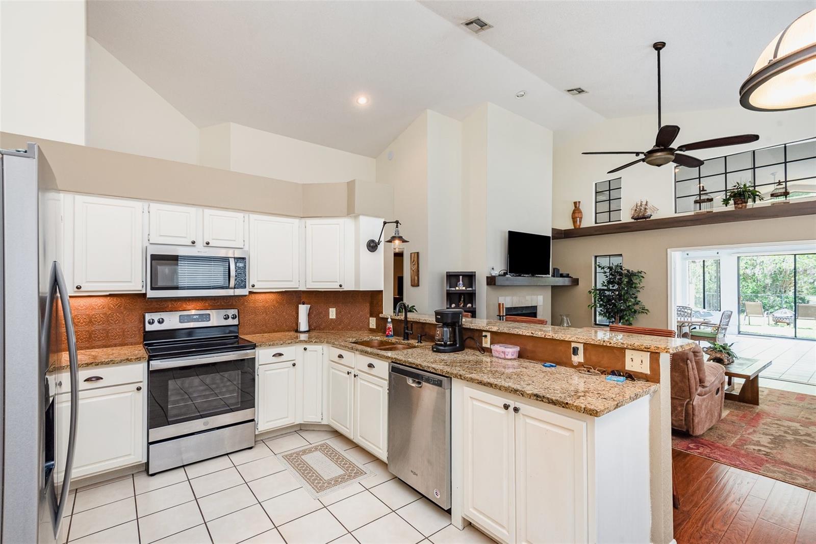 411 GLEN ABBEY LN, DEBARY, FL, 32713