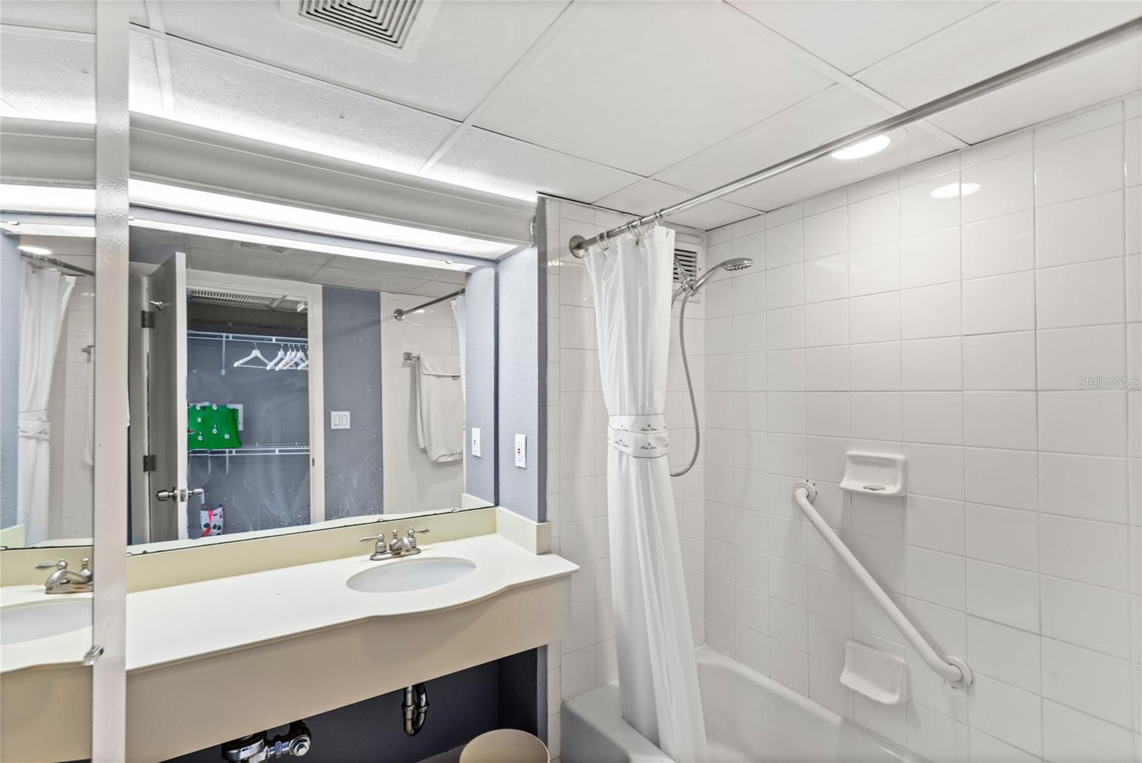 151 E WASHINGTON ST #611, ORLANDO, FL, 32801