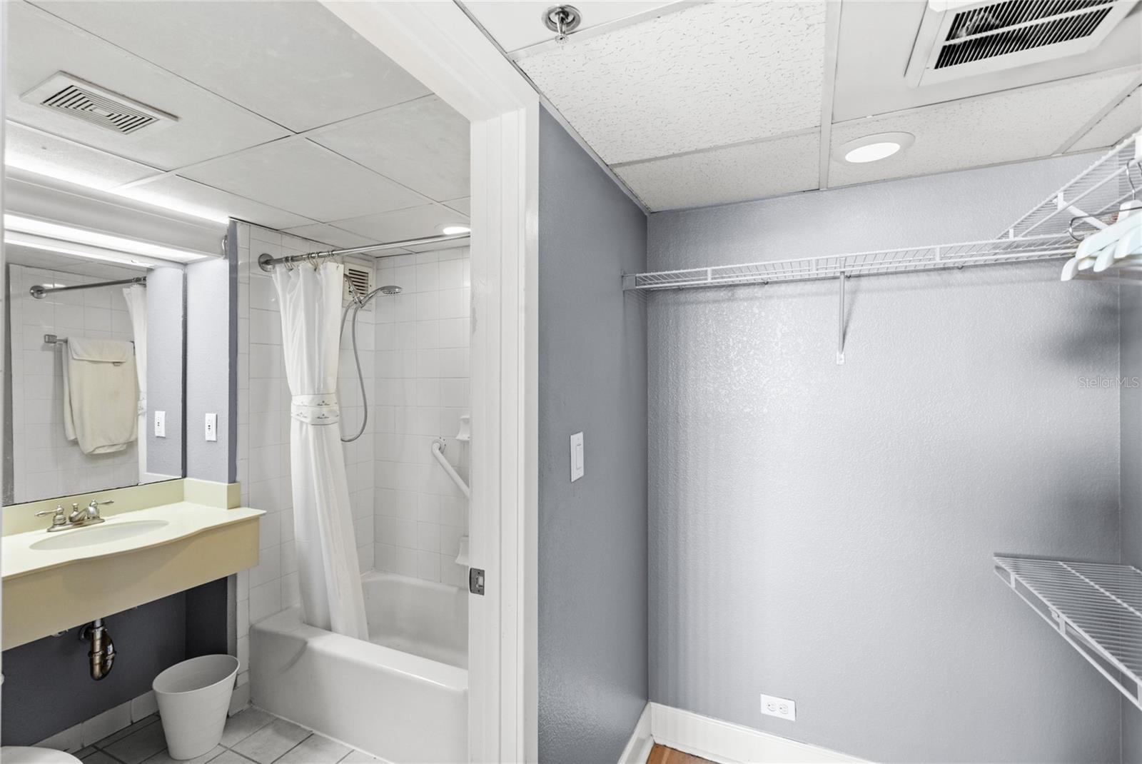 151 E WASHINGTON ST #611, ORLANDO, FL, 32801