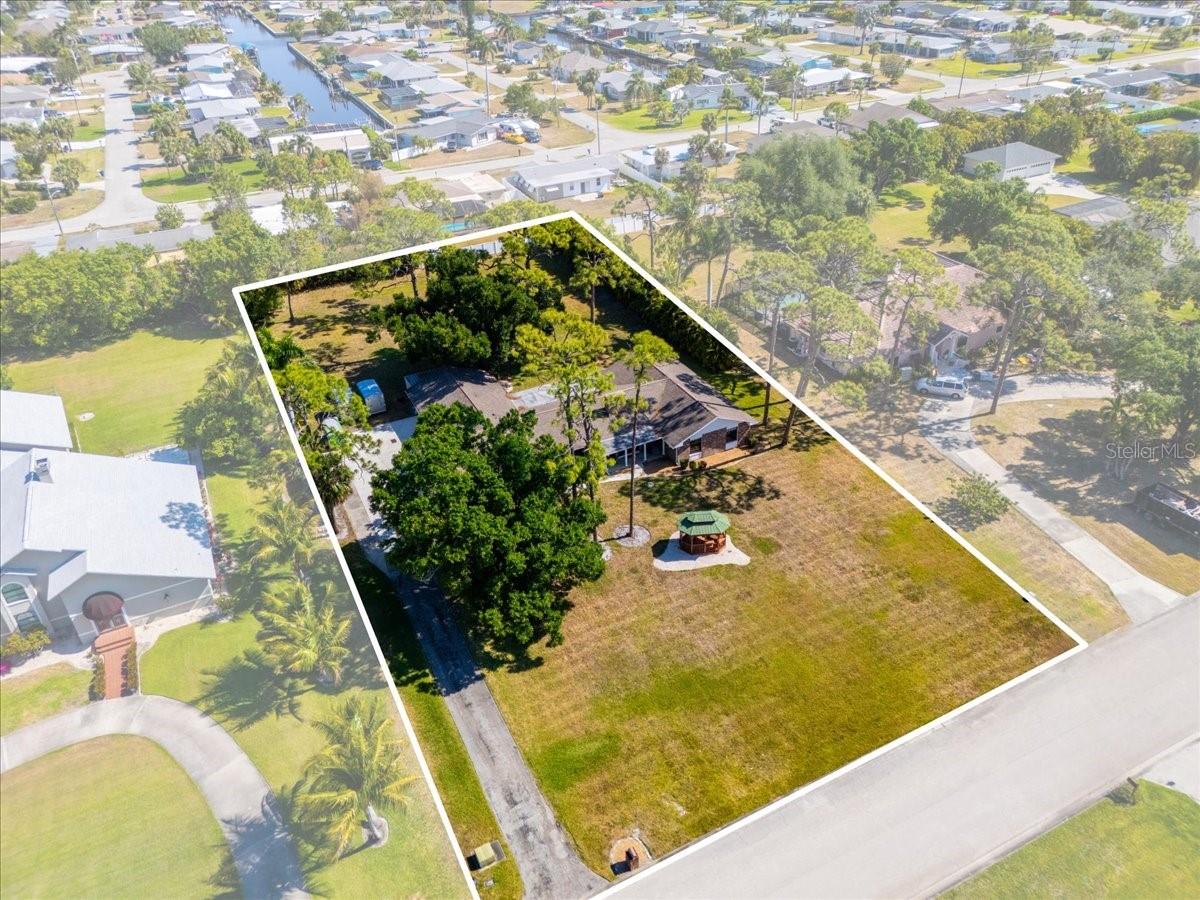 4201 ERINDALE DR, NORTH FORT MYERS, FL, 33903