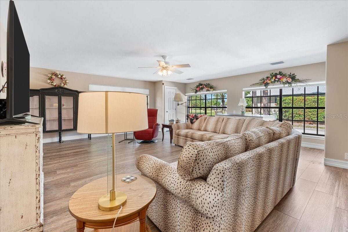 4201 ERINDALE DR, NORTH FORT MYERS, FL, 33903