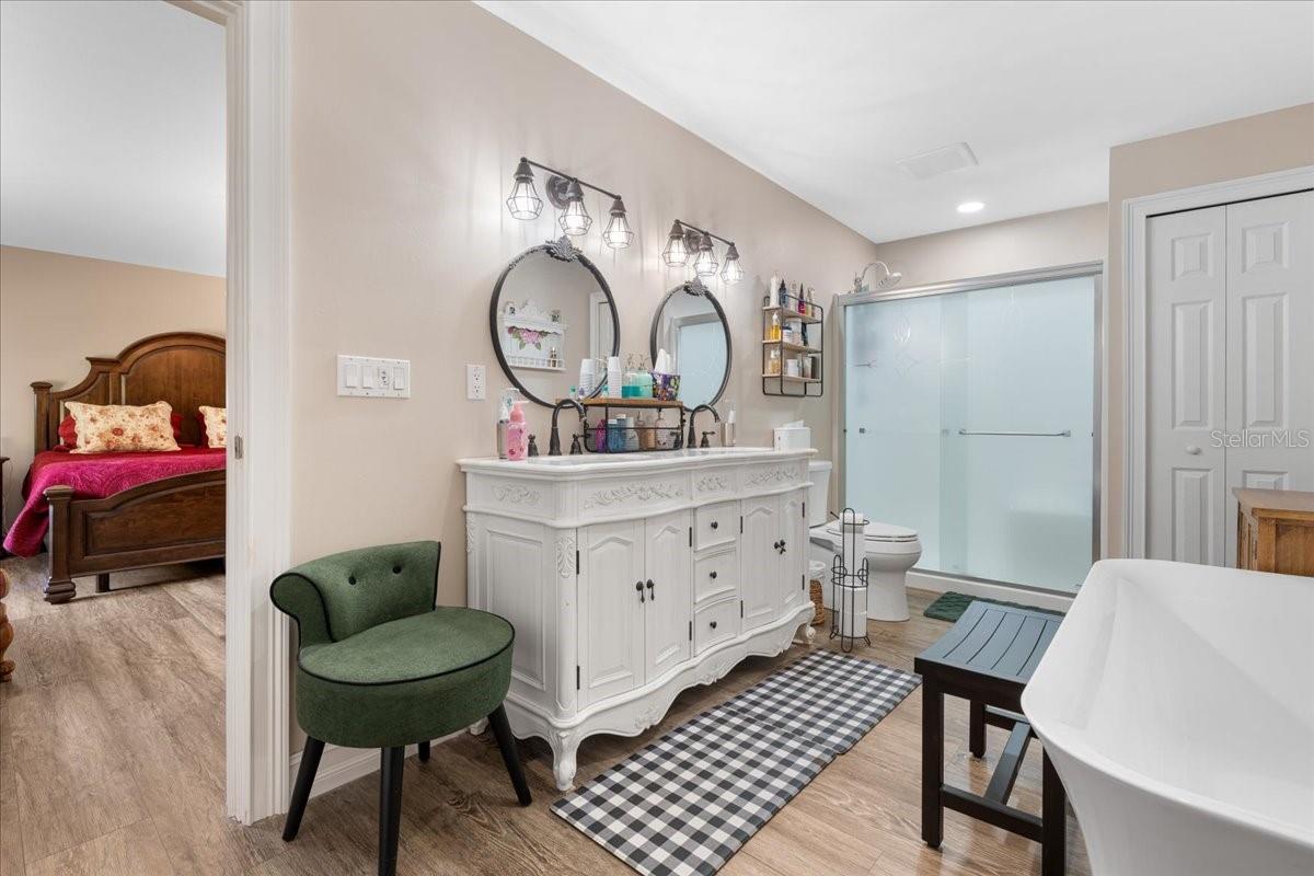 4201 ERINDALE DR, NORTH FORT MYERS, FL, 33903