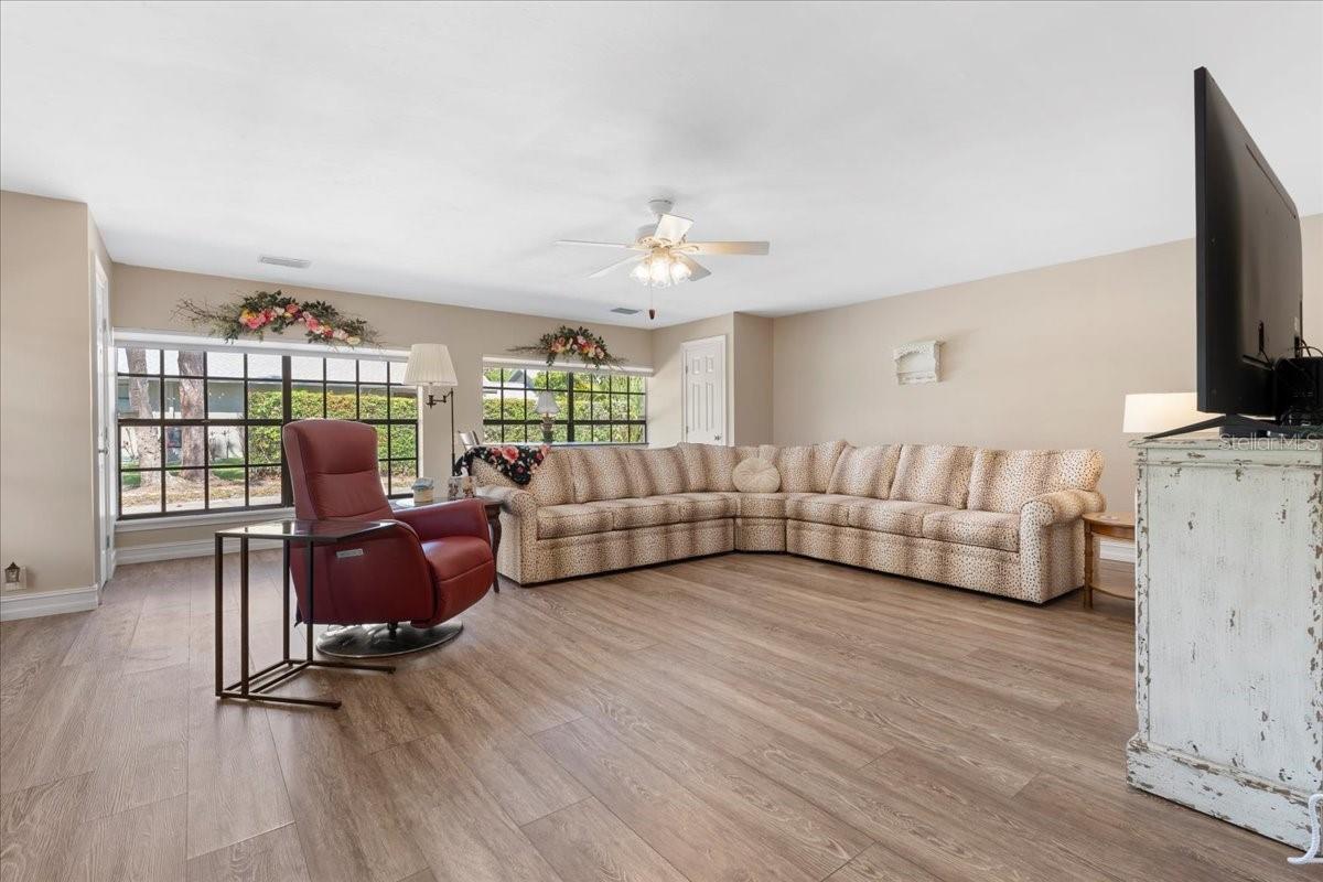 4201 ERINDALE DR, NORTH FORT MYERS, FL, 33903