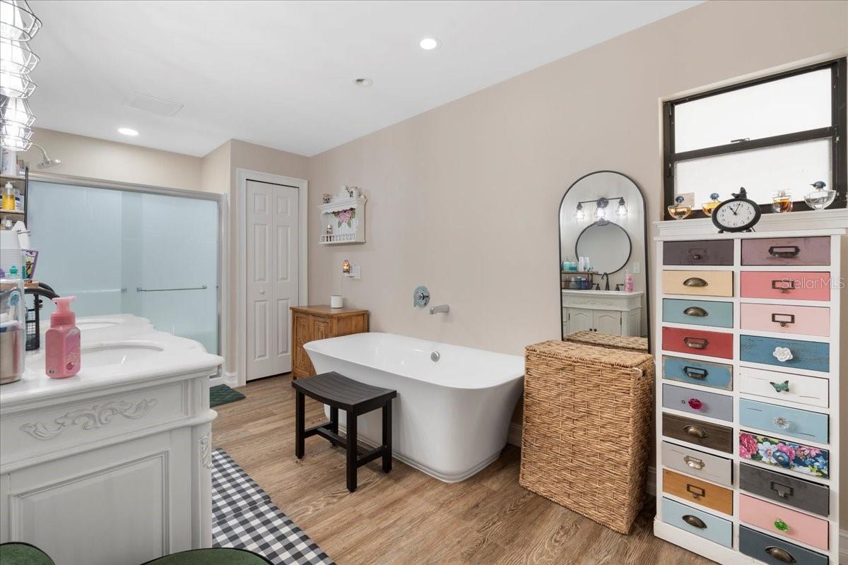 4201 ERINDALE DR, NORTH FORT MYERS, FL, 33903