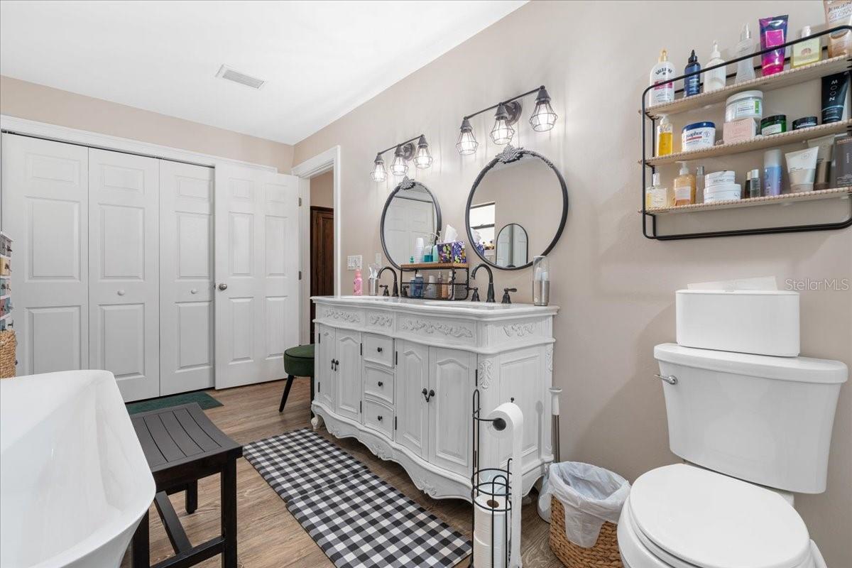 4201 ERINDALE DR, NORTH FORT MYERS, FL, 33903