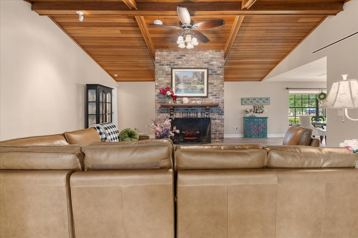 4201 ERINDALE DR, NORTH FORT MYERS, FL, 33903