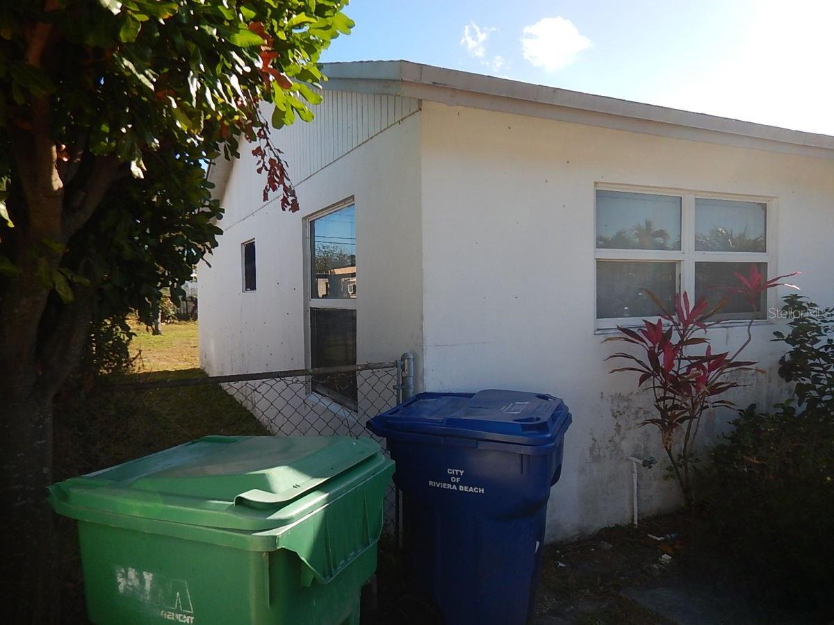 1263 W 27TH ST, RIVIERA BEACH, FL, 33404