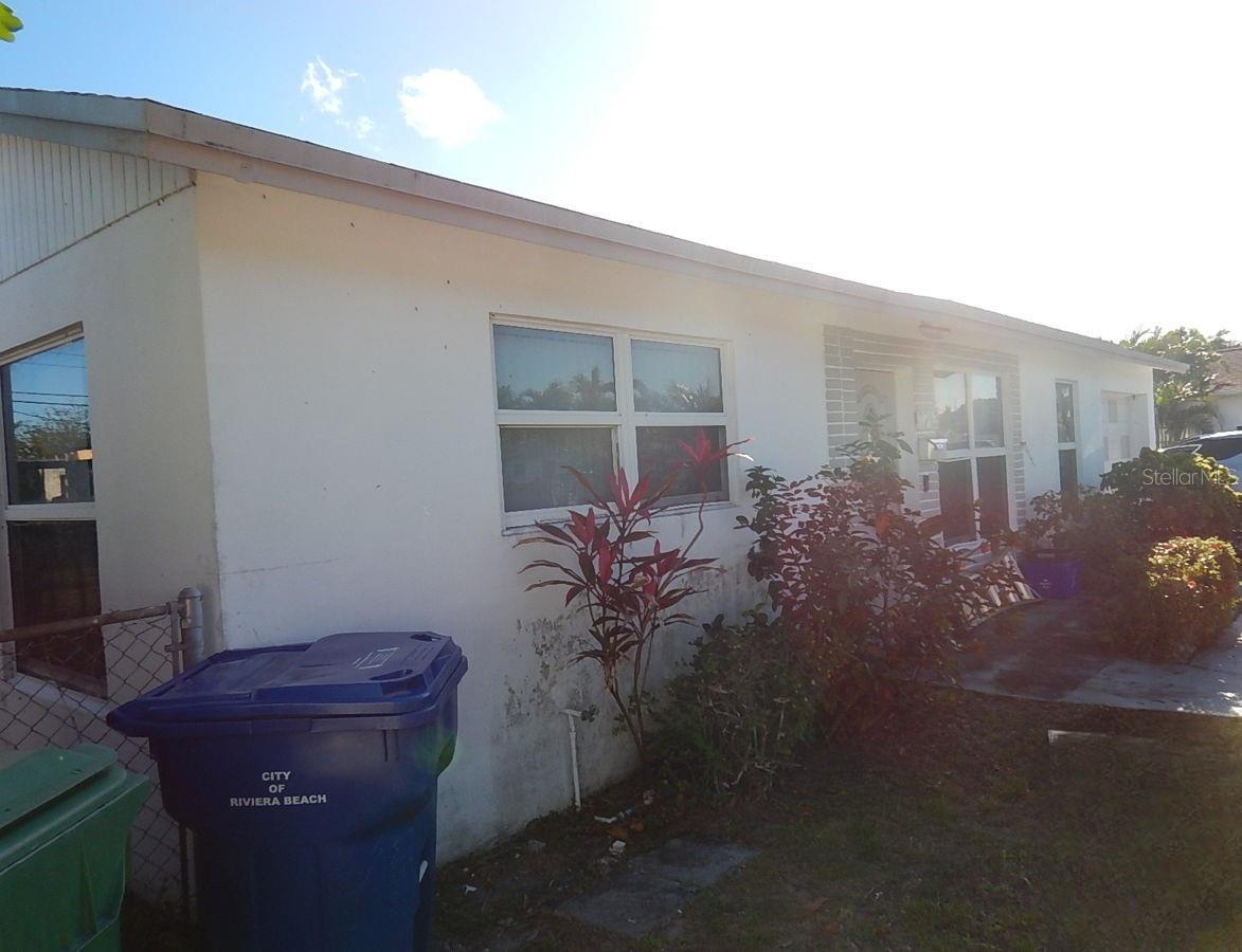 1263 W 27TH ST, RIVIERA BEACH, FL, 33404