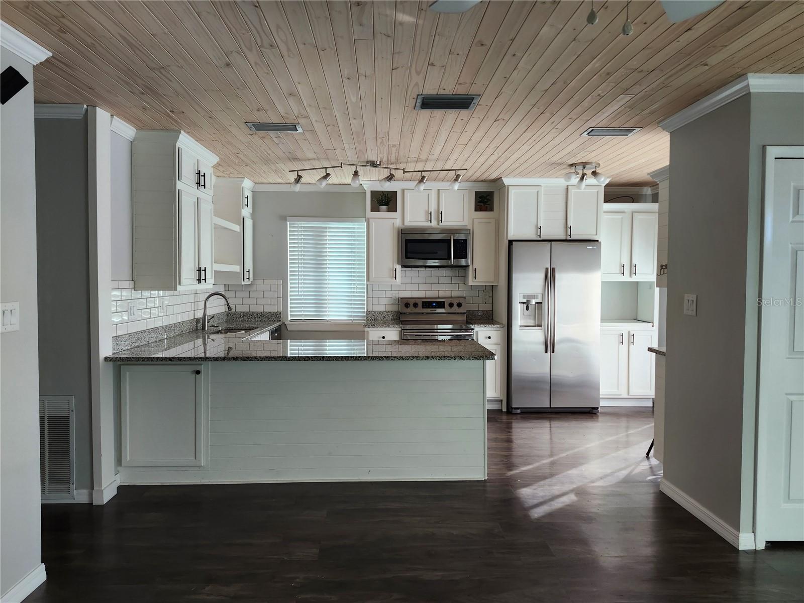 9015 PEBBLE CREEK DR, TAMPA, FL, 33647