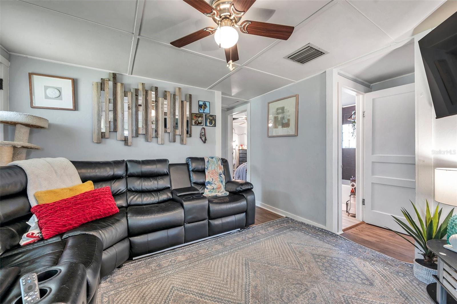 3241 LAUREL AVE, CLEARWATER, FL, 33762