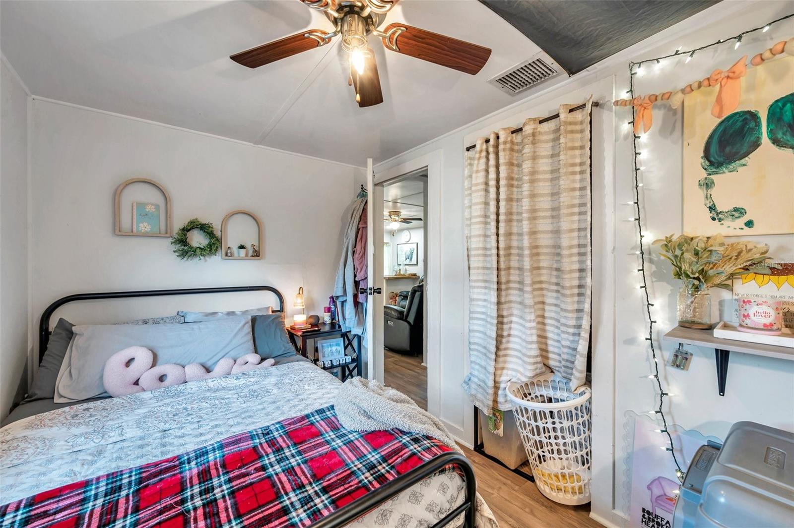 3241 LAUREL AVE, CLEARWATER, FL, 33762