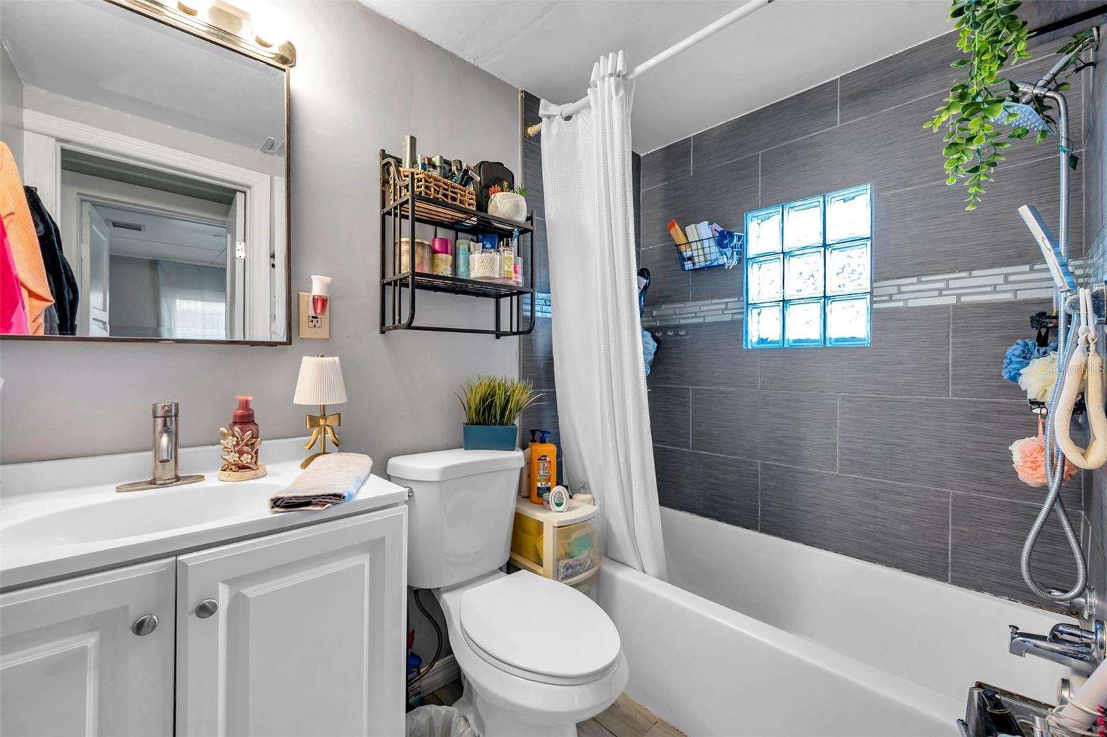 3241 LAUREL AVE, CLEARWATER, FL, 33762