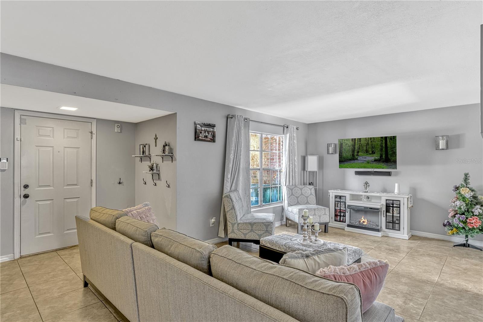 1227 CARRIAGE LN, ORLANDO, FL, 32807