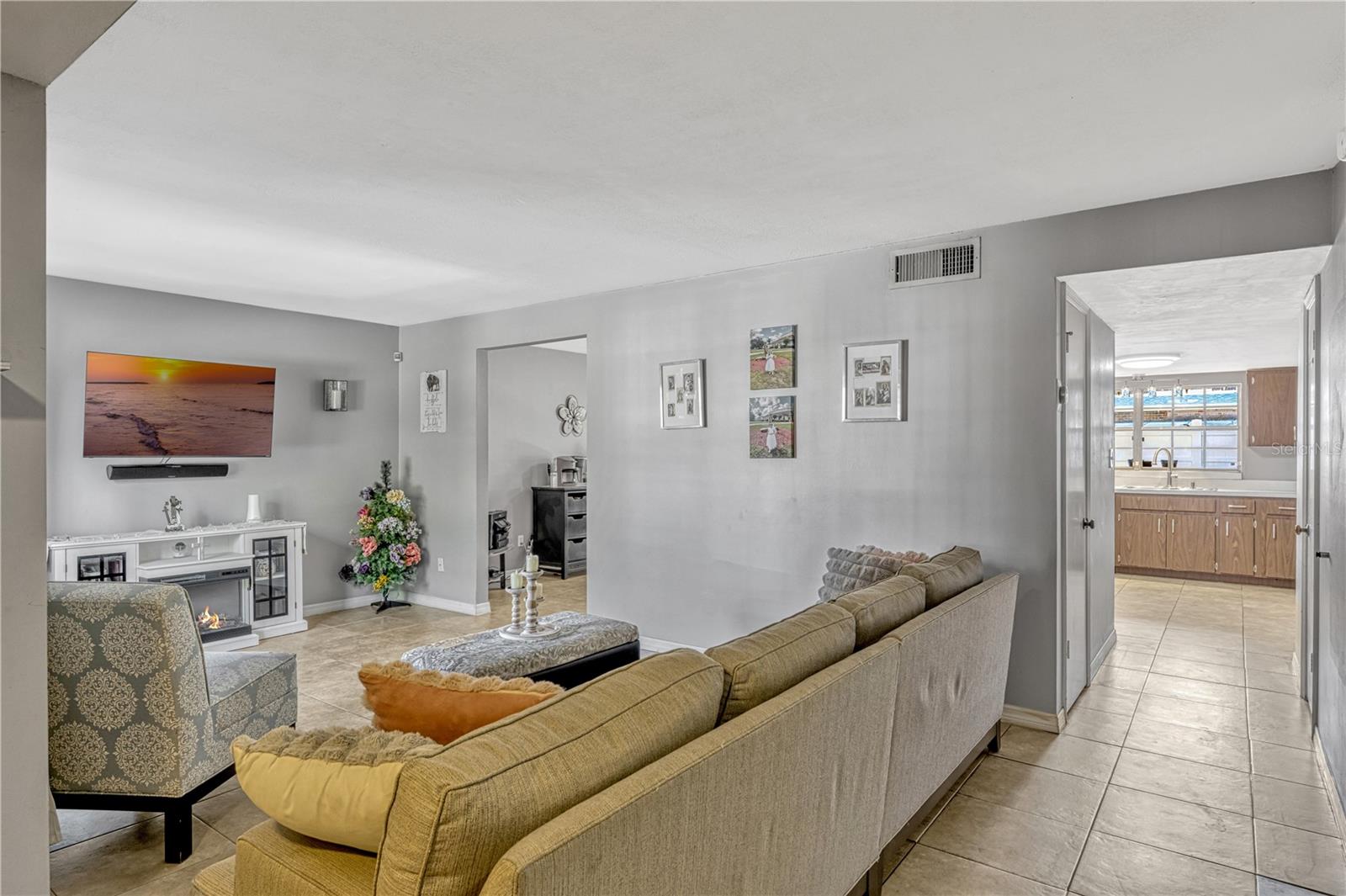 1227 CARRIAGE LN, ORLANDO, FL, 32807