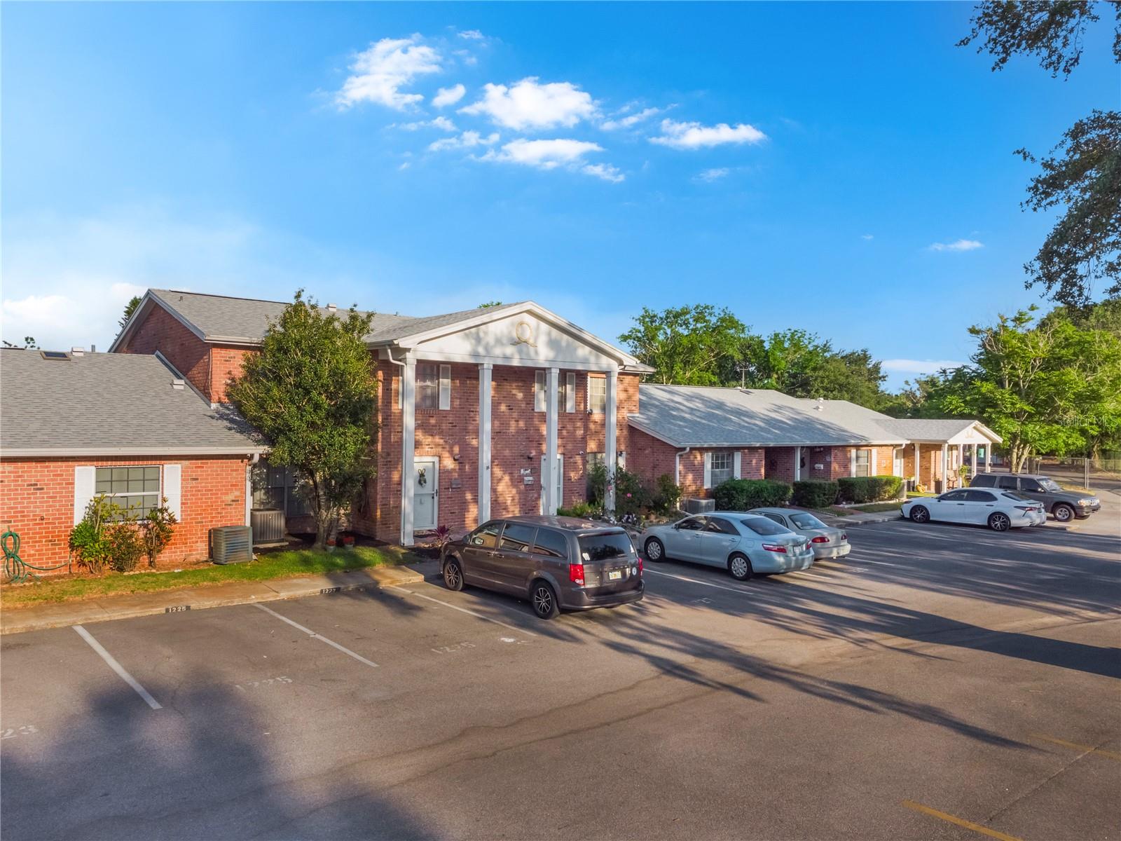 1227 CARRIAGE LN, ORLANDO, FL, 32807