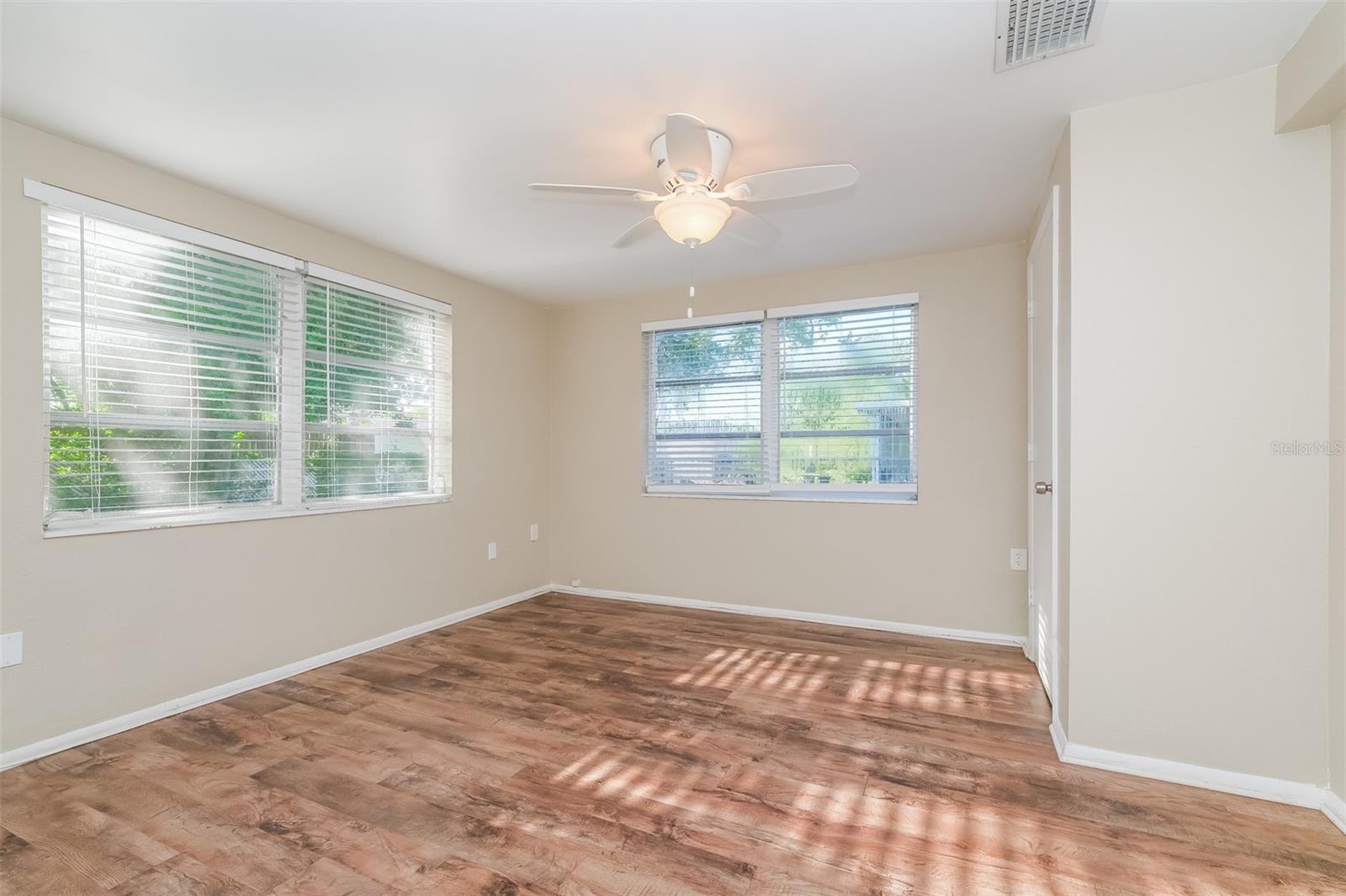 1050 NORMANDY BLVD, HOLIDAY, FL, 34691