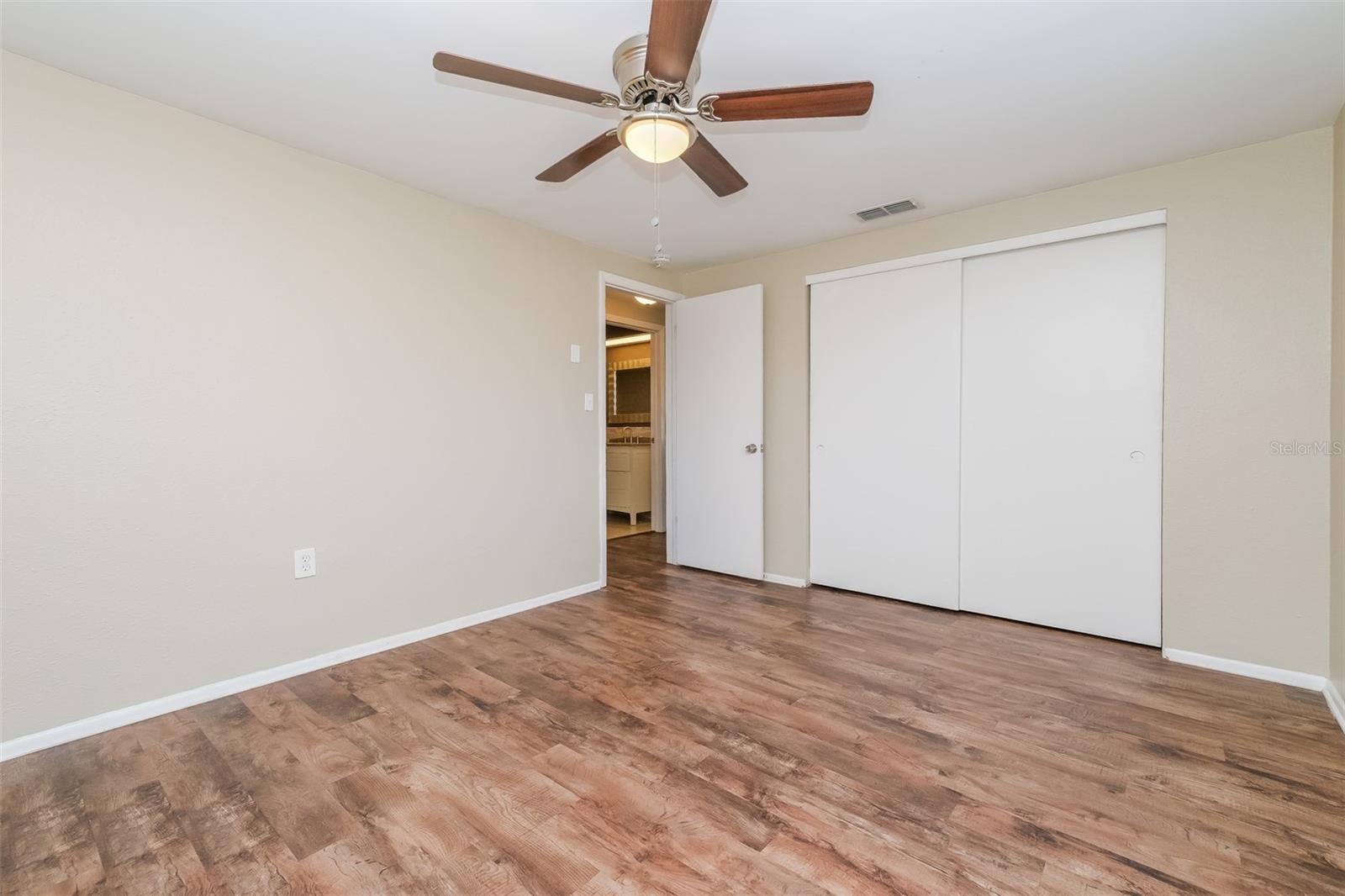 1050 NORMANDY BLVD, HOLIDAY, FL, 34691