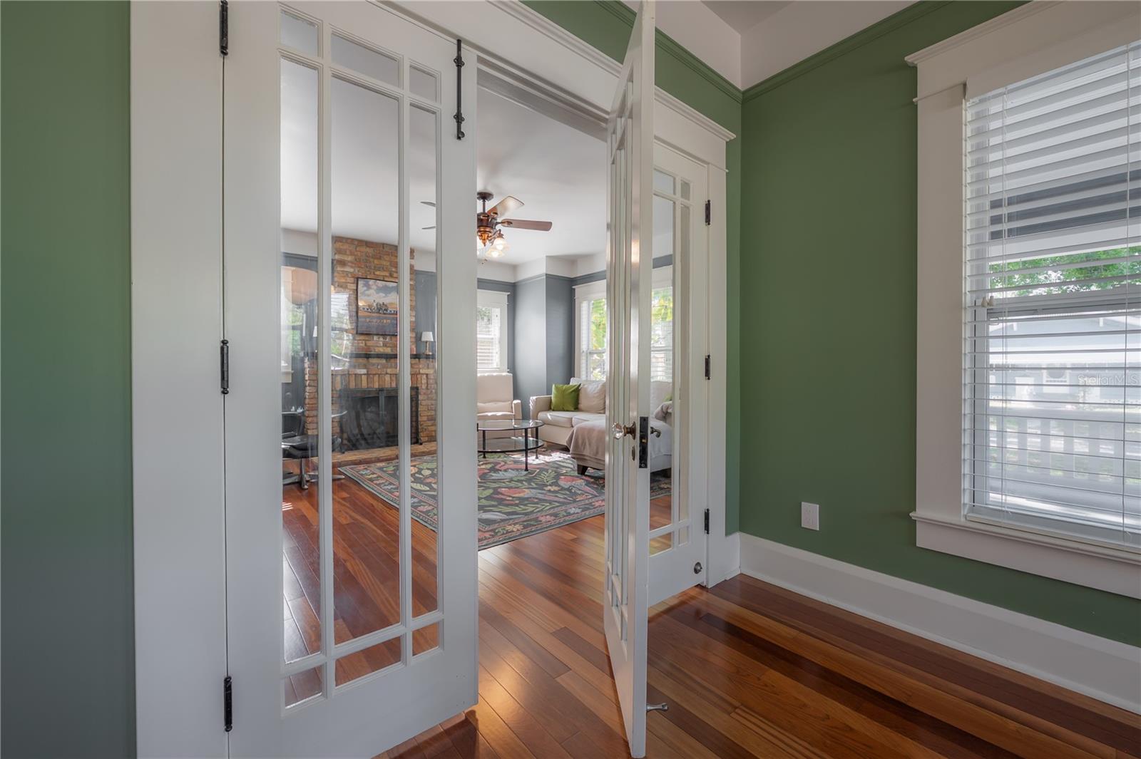 121 W MOHAWK AVE, TAMPA, FL, 33604