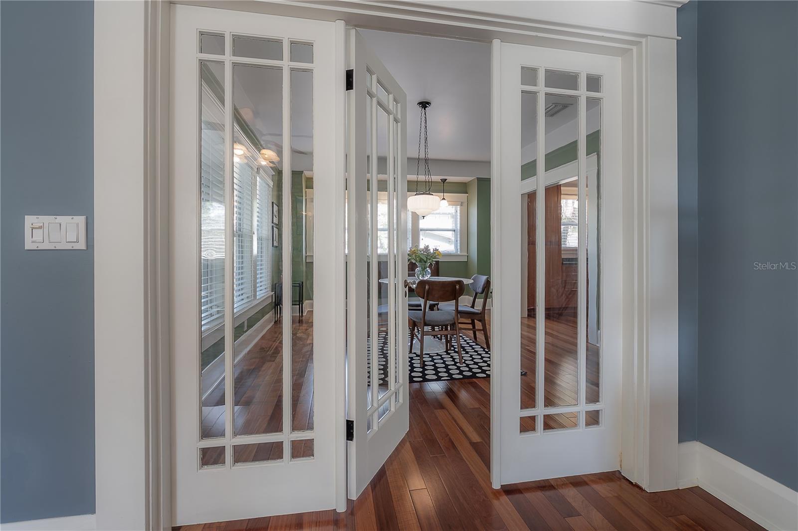 121 W MOHAWK AVE, TAMPA, FL, 33604