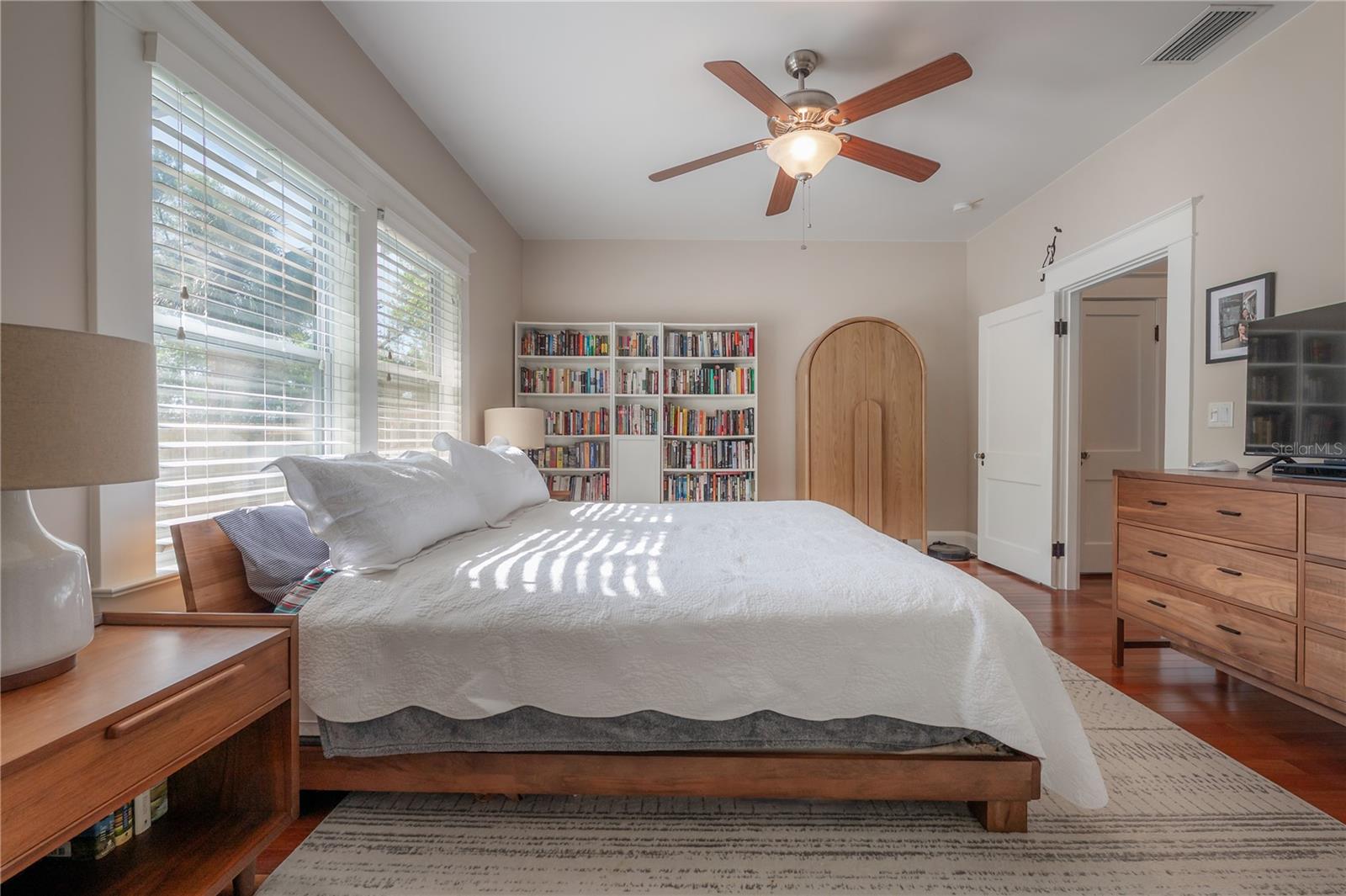 121 W MOHAWK AVE, TAMPA, FL, 33604