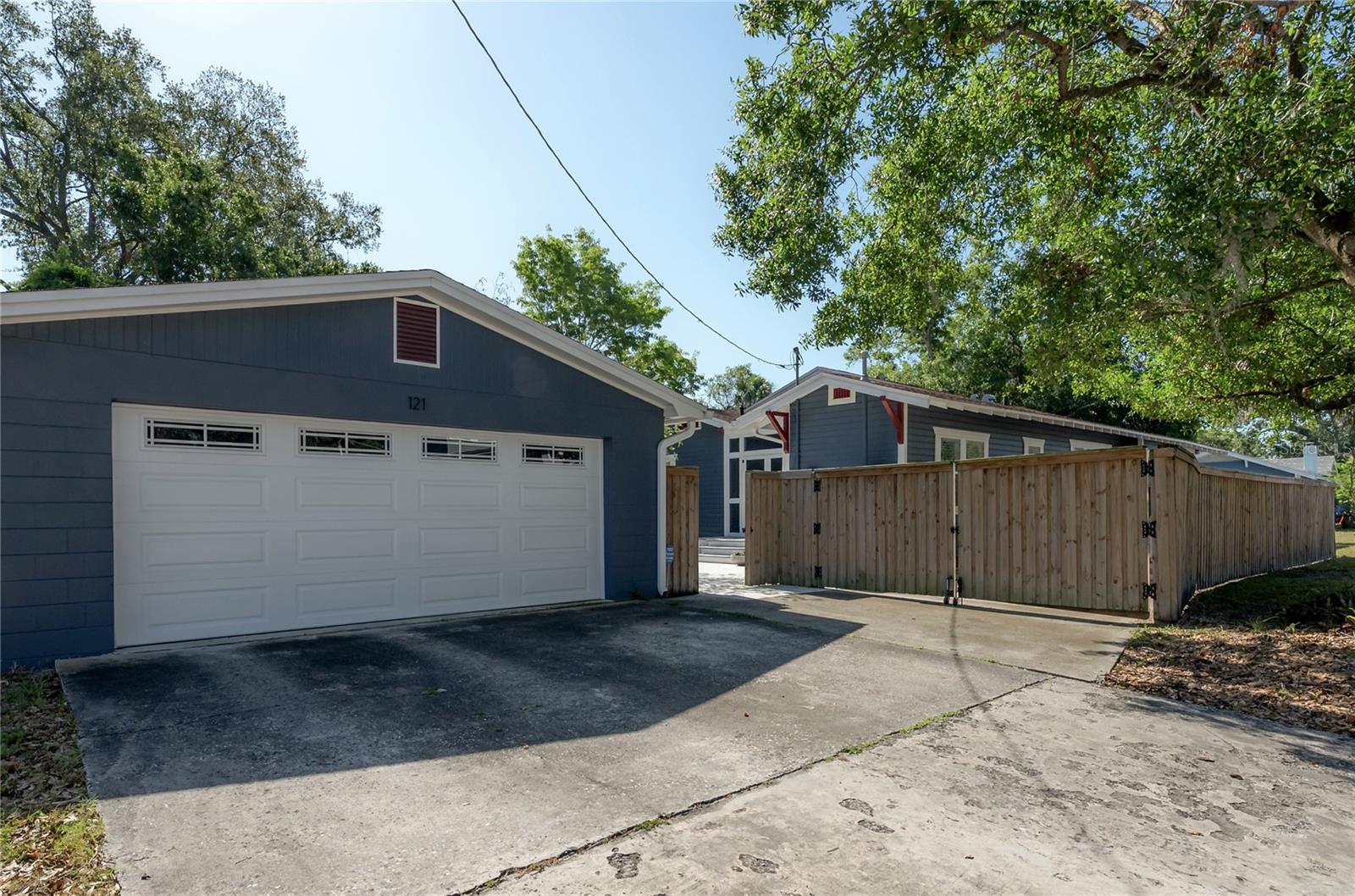 121 W MOHAWK AVE, TAMPA, FL, 33604