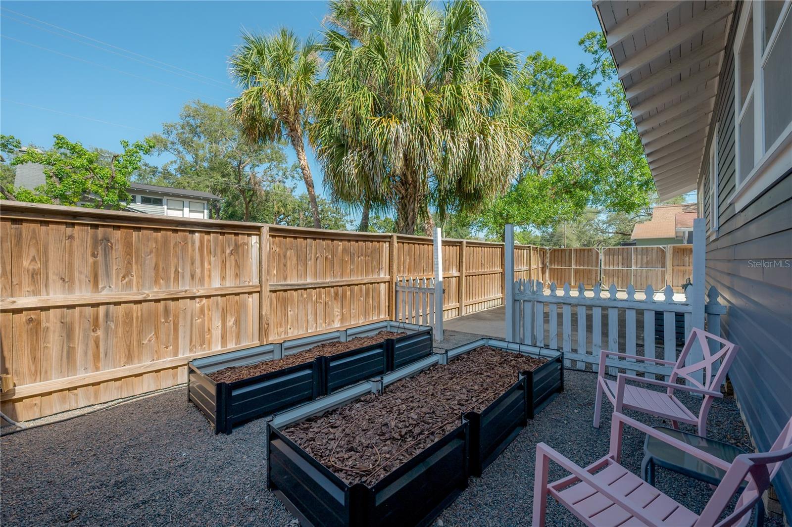 121 W MOHAWK AVE, TAMPA, FL, 33604