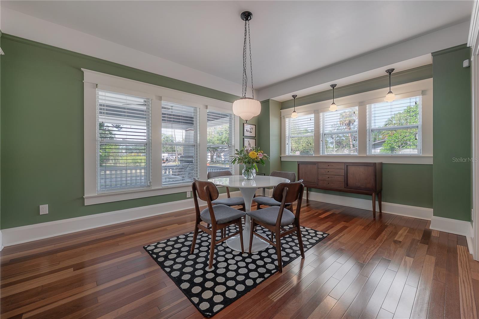 121 W MOHAWK AVE, TAMPA, FL, 33604