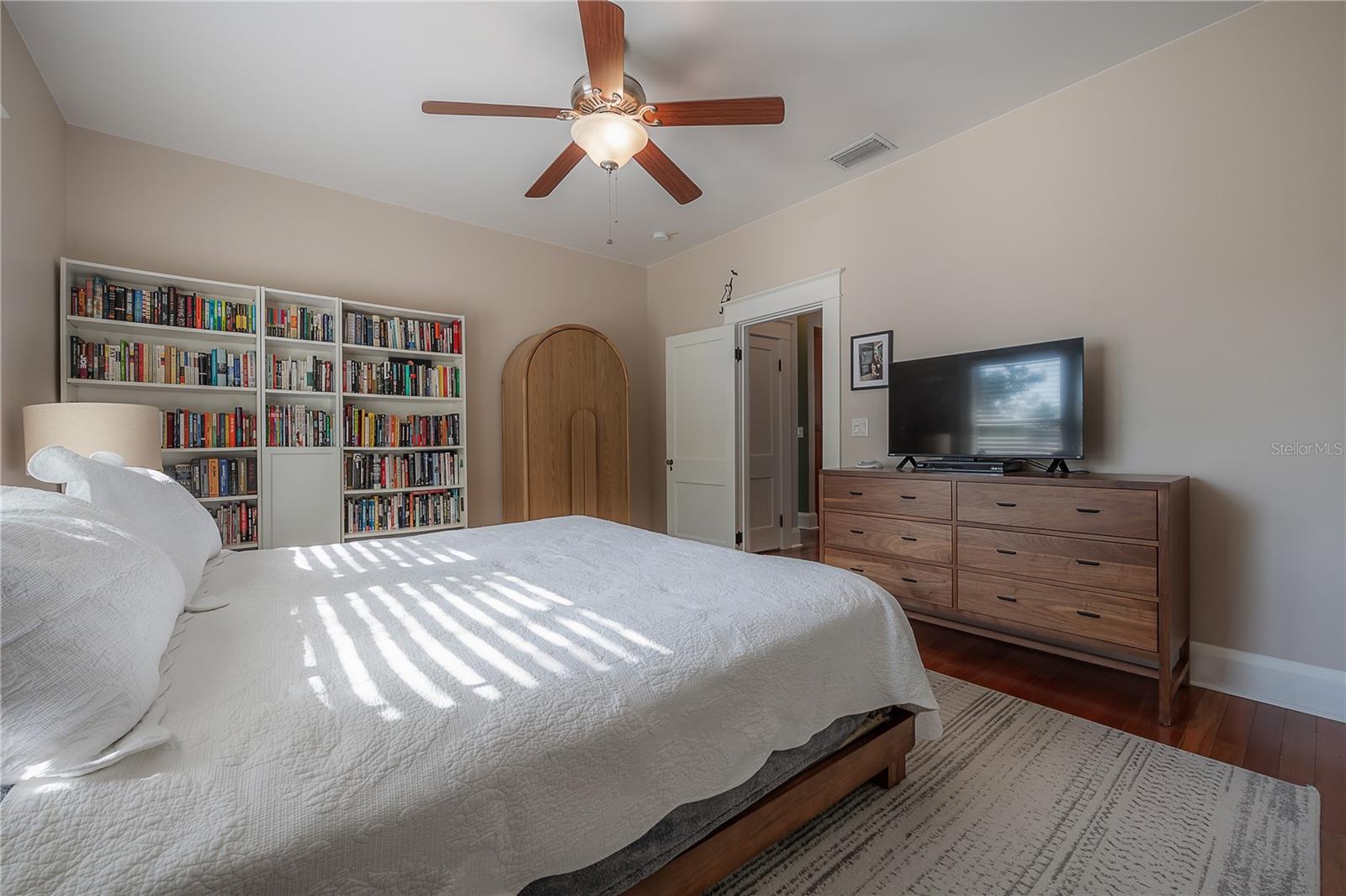 121 W MOHAWK AVE, TAMPA, FL, 33604