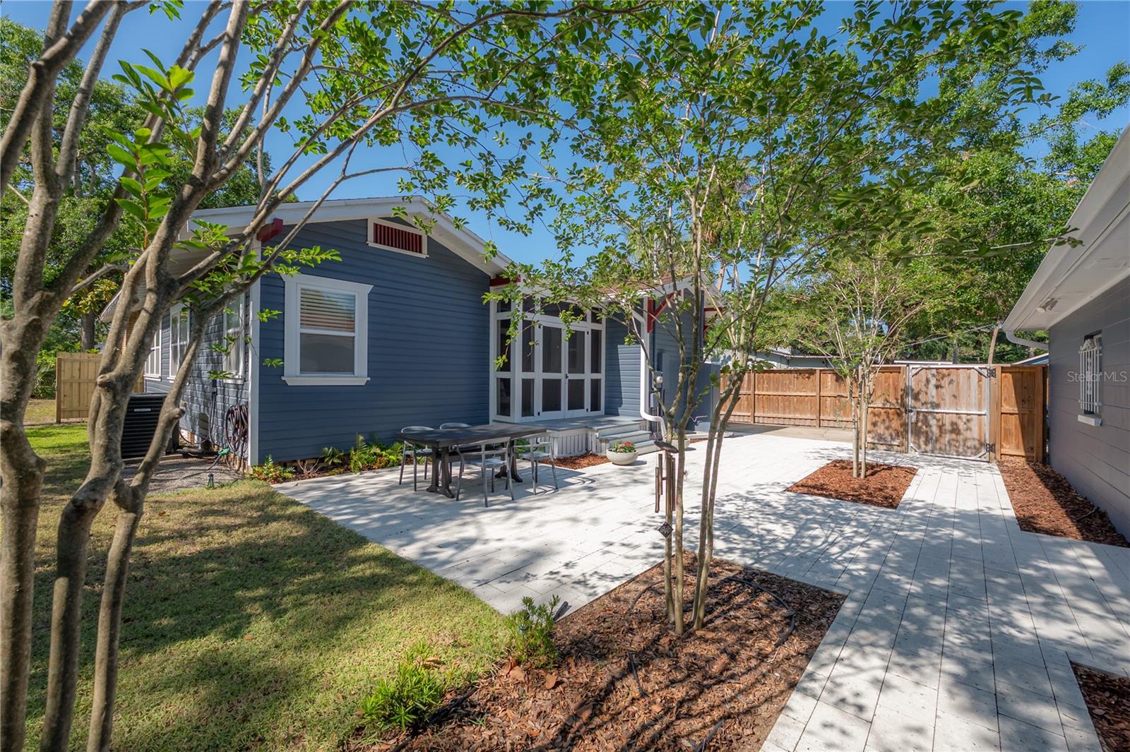 121 W MOHAWK AVE, TAMPA, FL, 33604