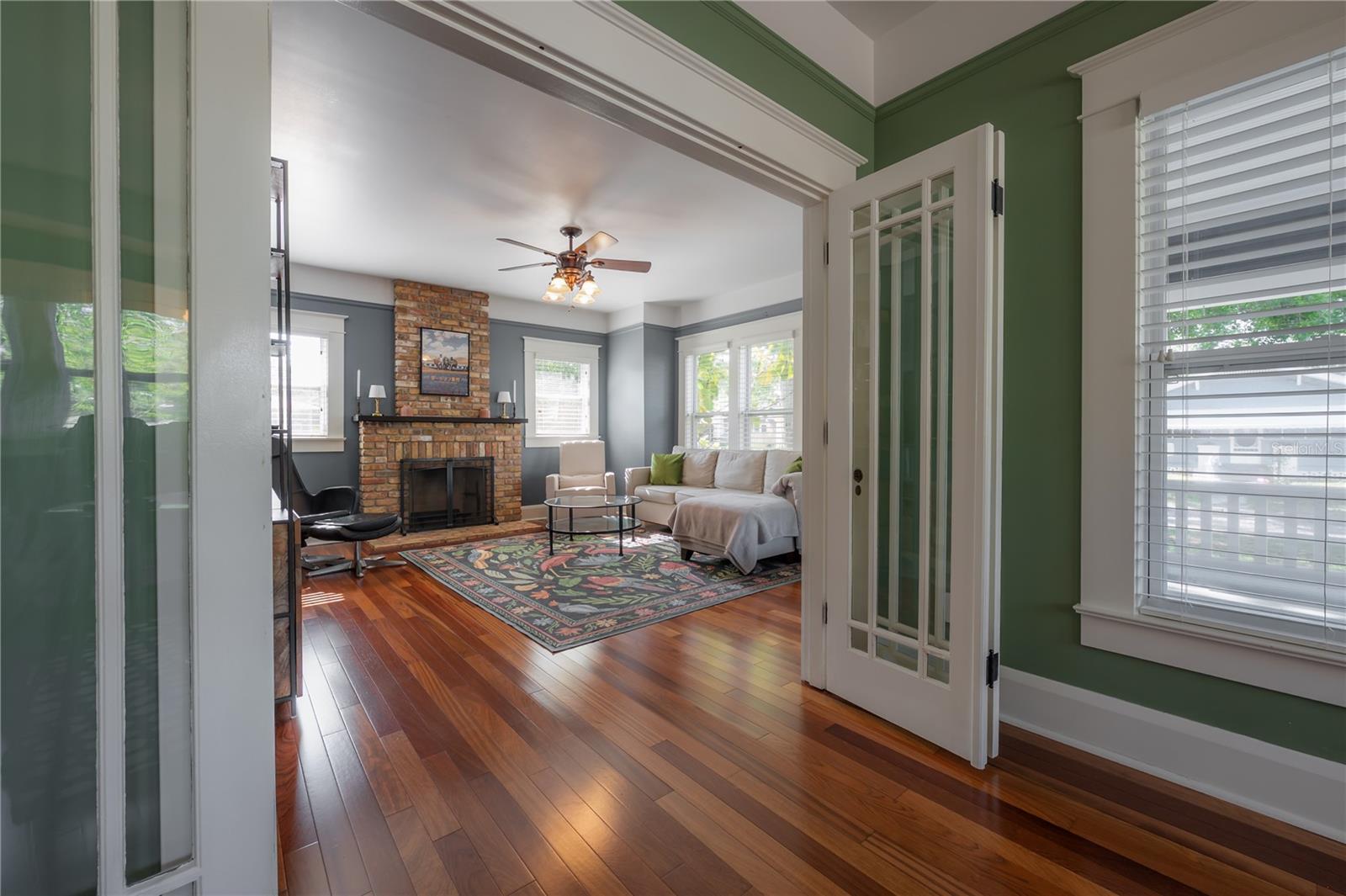 121 W MOHAWK AVE, TAMPA, FL, 33604