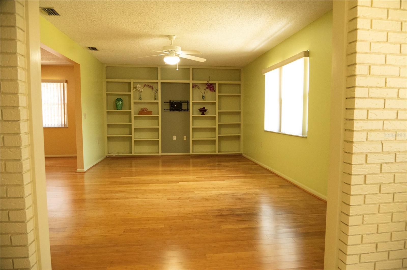 446 LAKE CAROLYN CIR, LAKELAND, FL, 33813