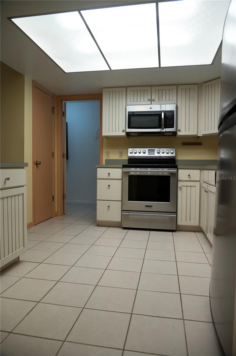 446 LAKE CAROLYN CIR, LAKELAND, FL, 33813