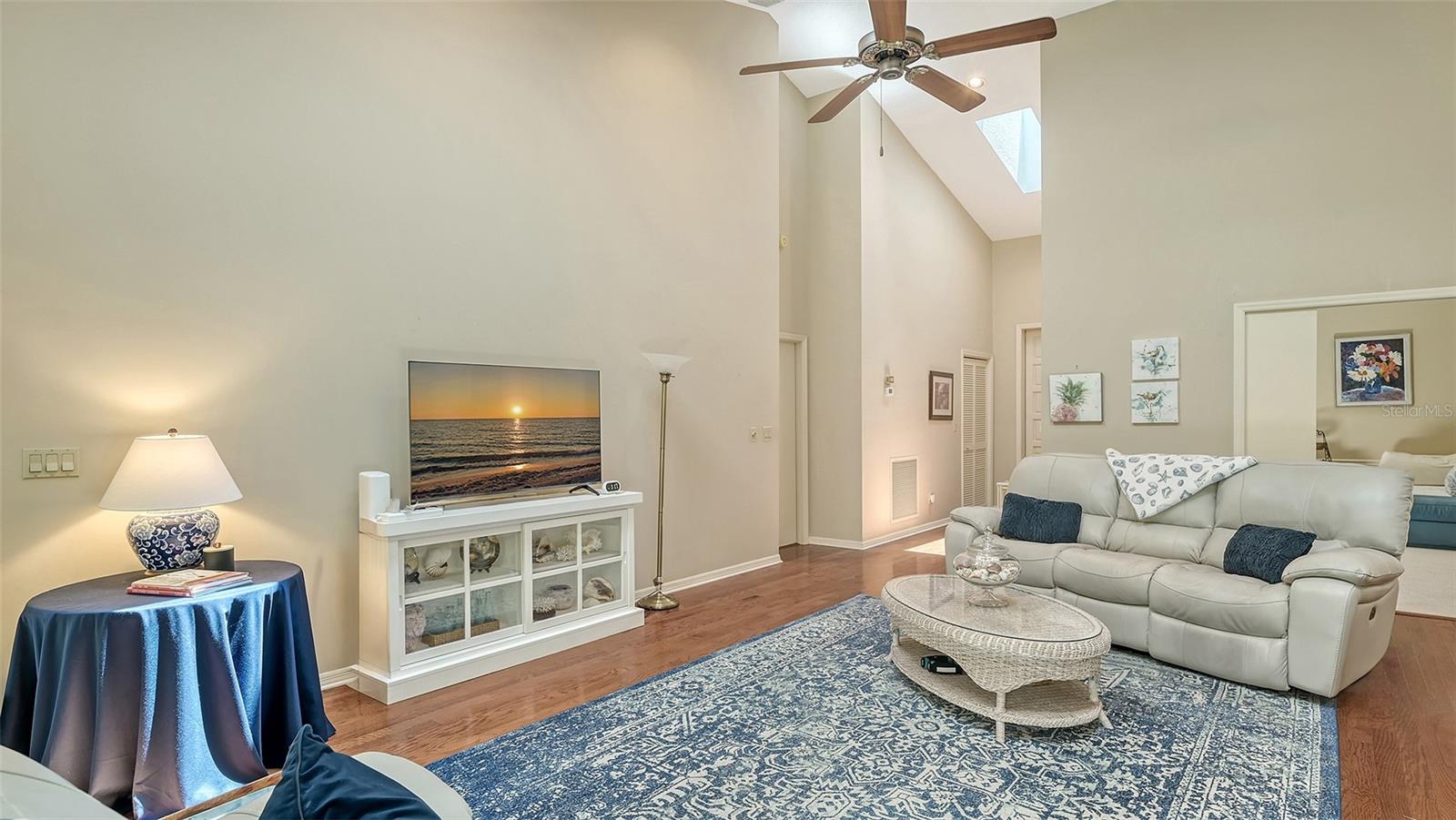 A4649709 Property Photo