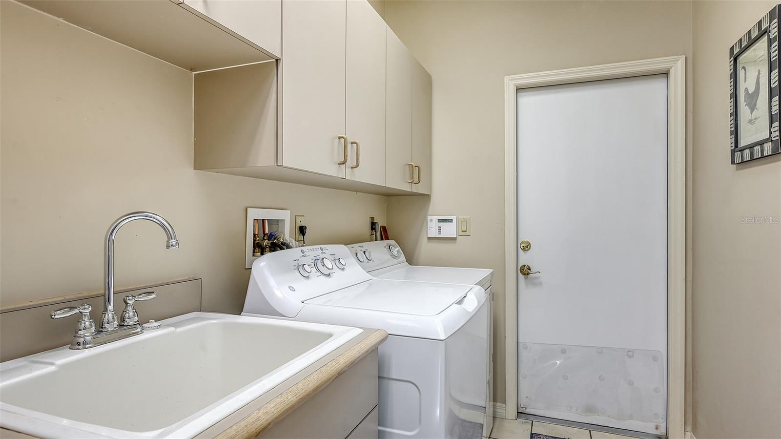 A4649709 Property Photo