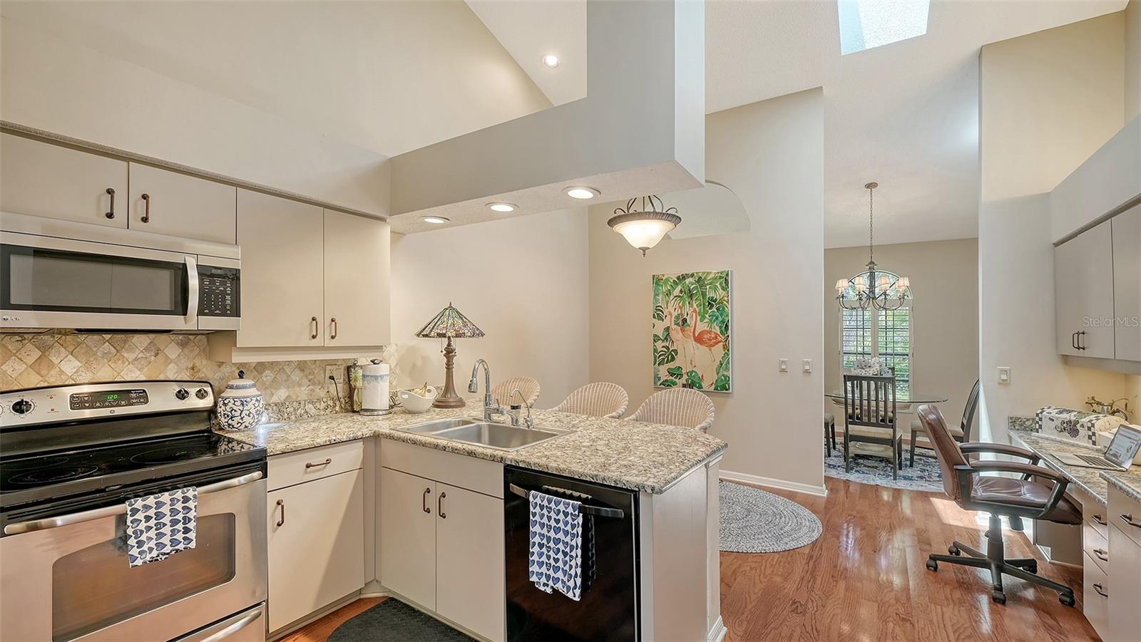 A4649709 Property Photo