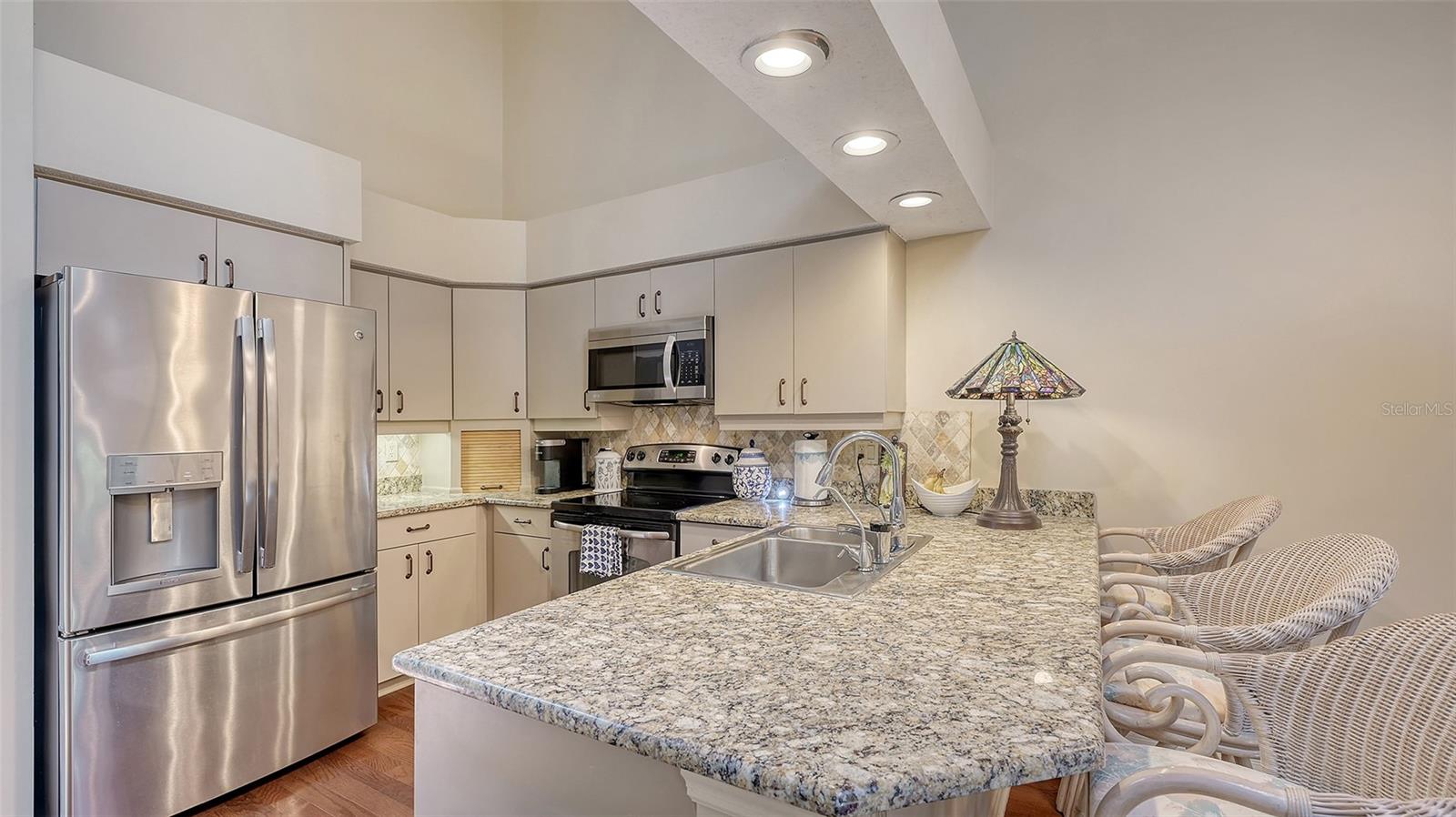 A4649709 Property Photo