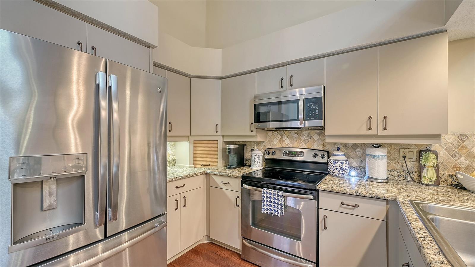 A4649709 Property Photo