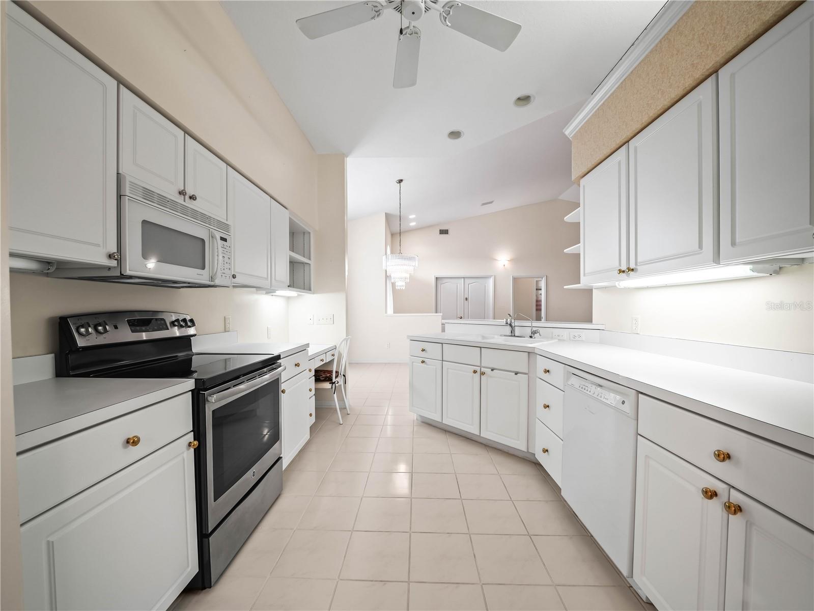 530 GREENWAY DR, LAKE WALES, FL, 33898