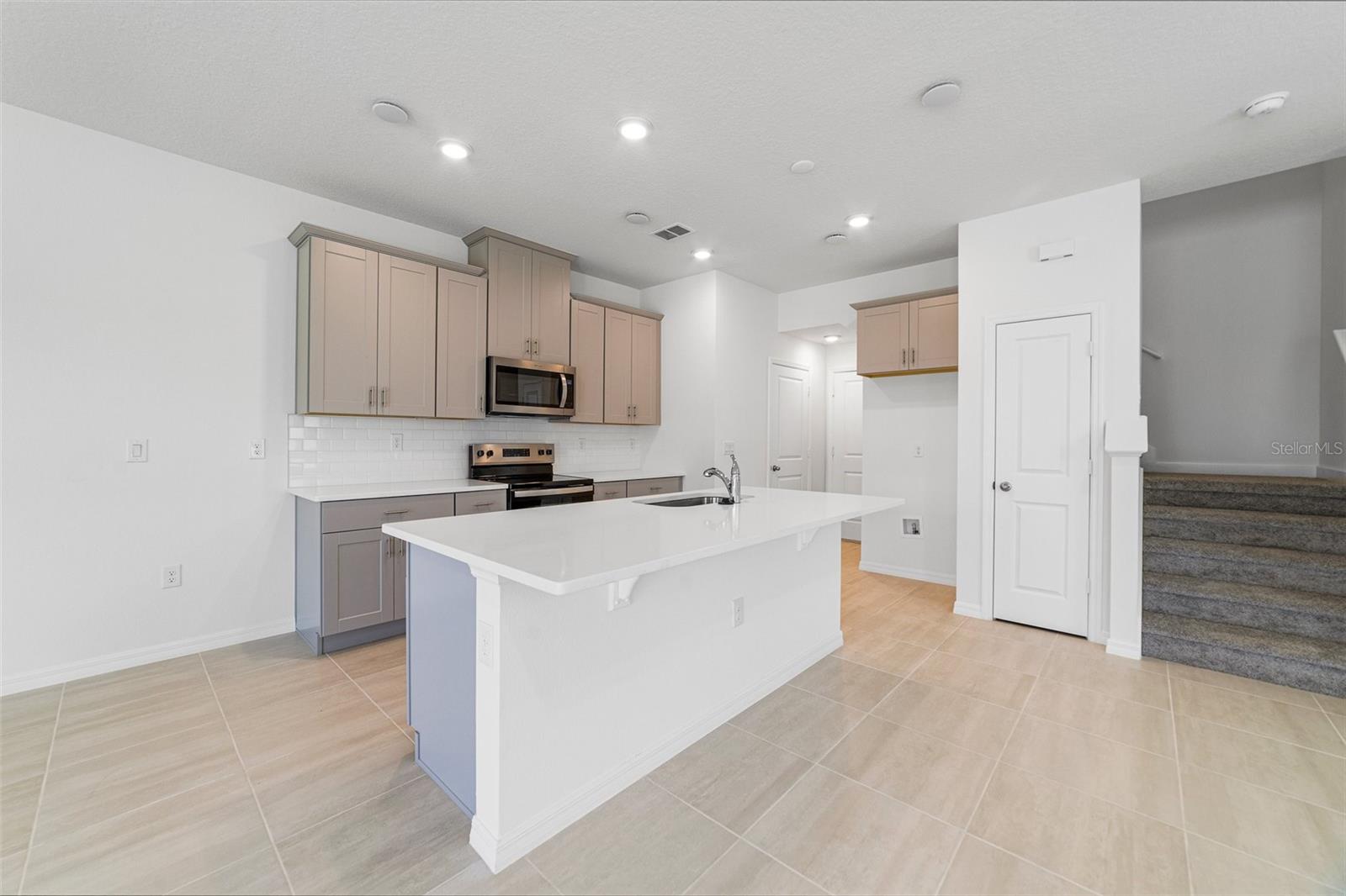 4425 SMALL CREEK RD, KISSIMMEE, FL, 34744