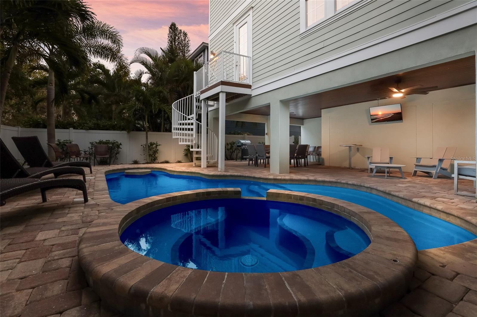 A4649747 Property Photo